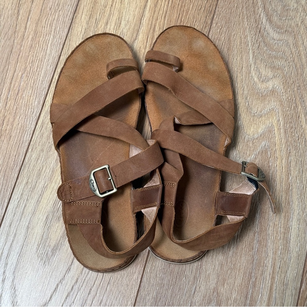 Chaco Women's Brown Leather Strappy Toe-Ring Sandal - Wayfarer Loop Sandal - Picture 7 of 10